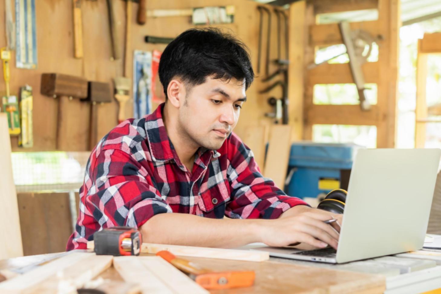 Teilnehmer bei Online-Quiz-Aktivität